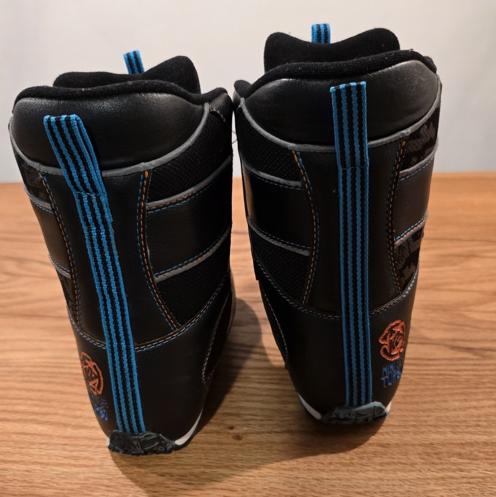 Kids size 13 K2 Mini Turbo BOA Snowboard boots